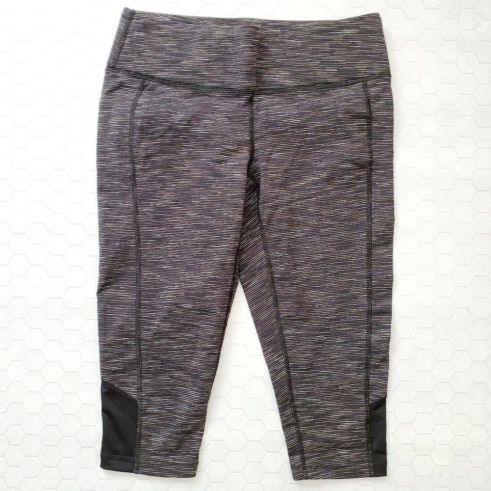 🍁 Lucy PowerMax Ultimate X-Training Gray Stripe‎ Crop